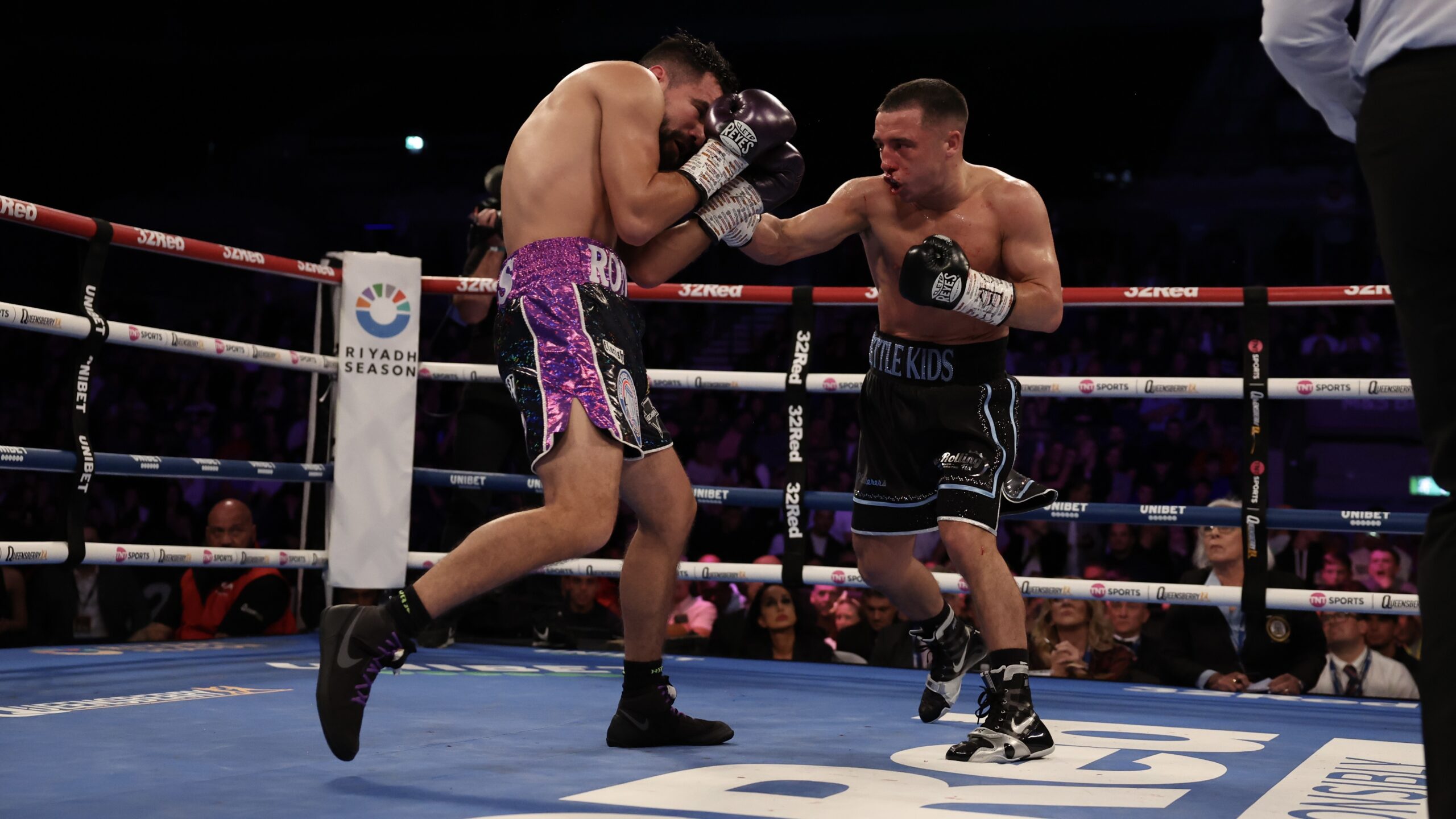 Nick Ball stops Ronny Rios in round 10 to retain world title