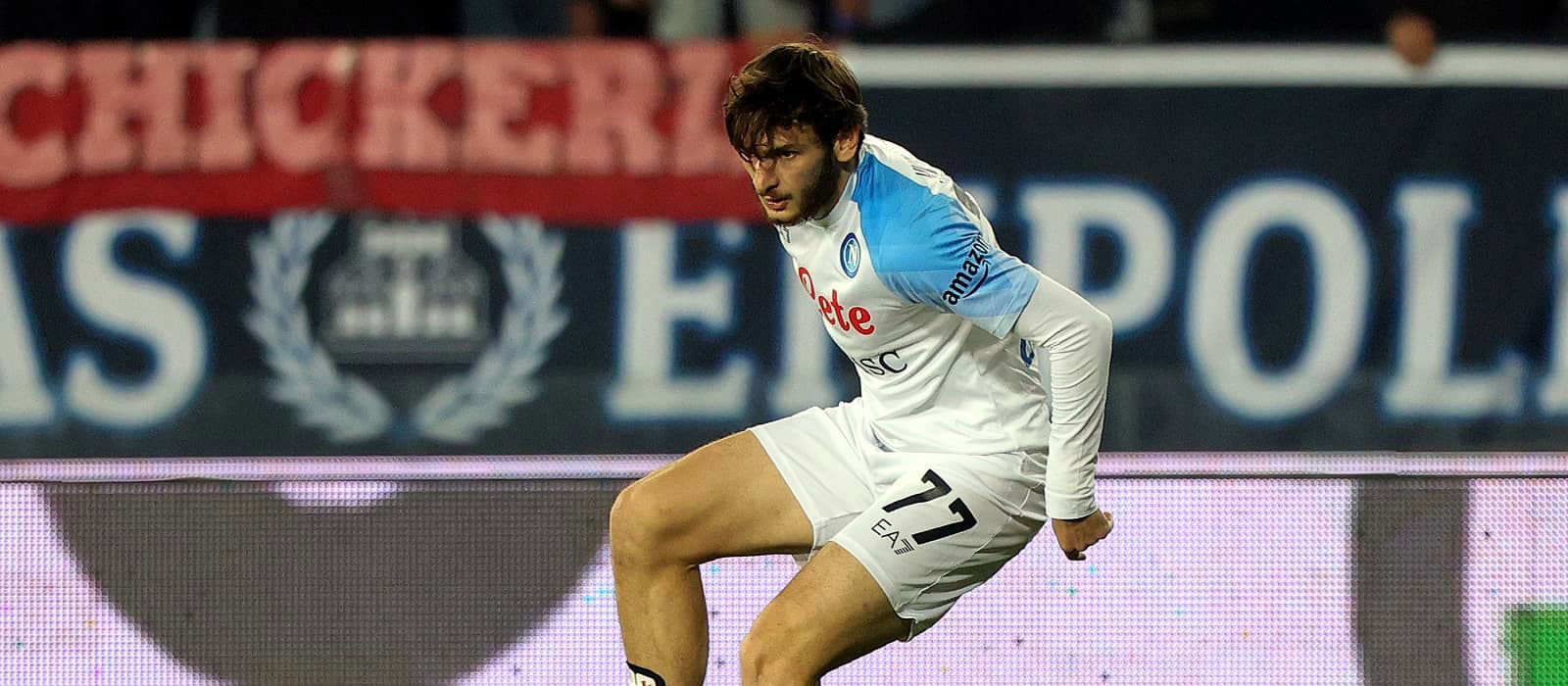 Man United offered chance to sign Khvicha Kvaratskhelia amid his “cold war” with Napoli – Man United News And Transfer News