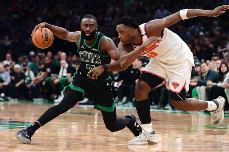 Celtics’ Team Meeting Led By Brown, Horford Helps Keep Season Alive – Basketball Insiders
