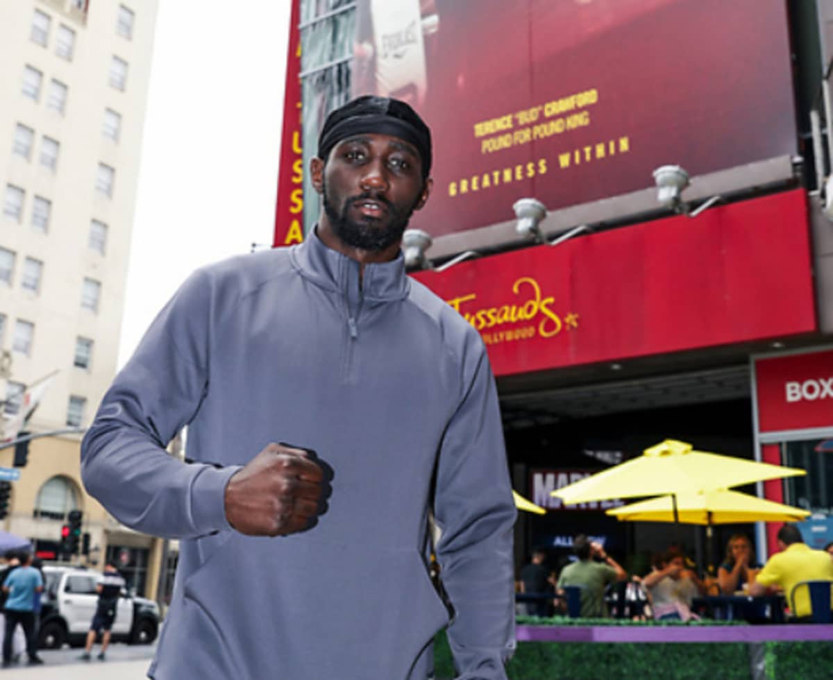 Kelvin Davis Predicts Terence Crawford Will “Beat Up” And Stop Canelo