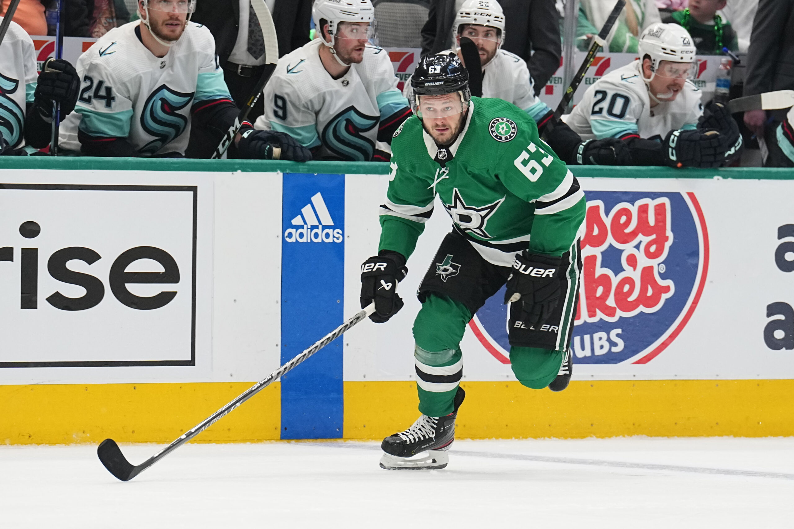 Devils Place Evgenii Dadonov on IR, Recall Brian Halonen – The Hockey Writers – New Jersey Devils